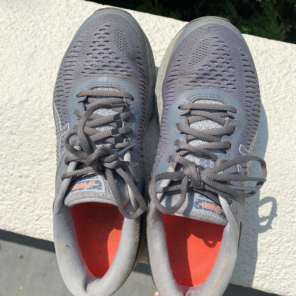 Asics Gel Sneakers Size 7 (Used)